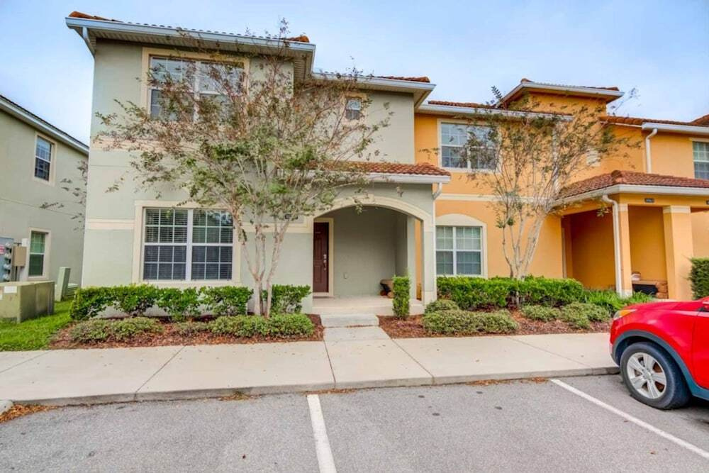 Paradise Palms 5 bed / +3 bathrooms townhome