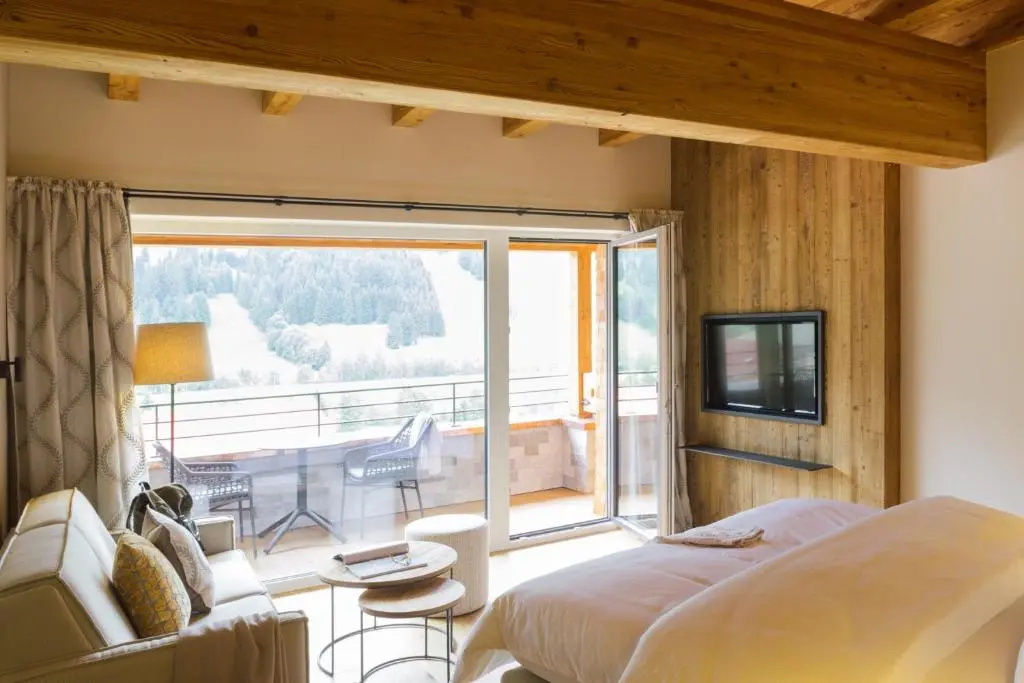 Standard Double room with balcony (full double bed)