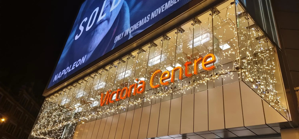 Snooozz - in the heart of Nottingham City Centre - in Victoria Centre Shopping Centre on Milton Street - Your own private Apartment next to the Hilton with full Kitchen and Television Lounge, plus Restaurants, Shops and Supermarket all onsite