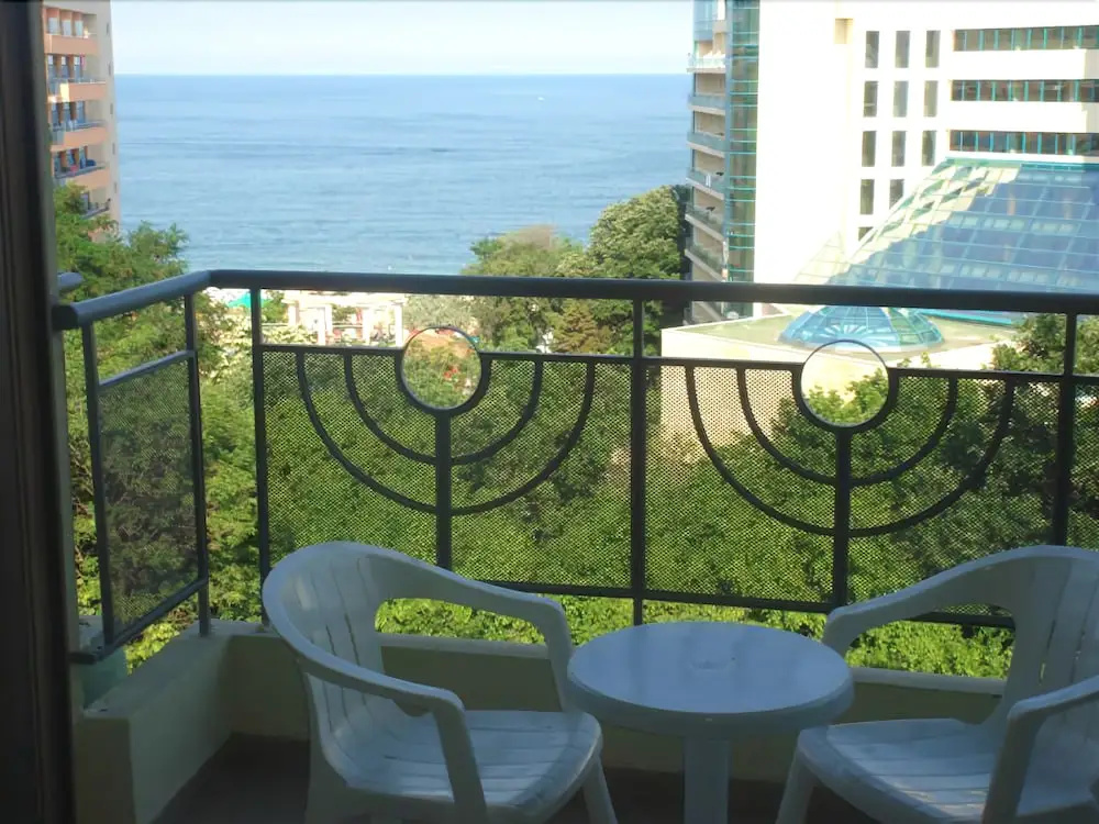 Balcony & Terrace