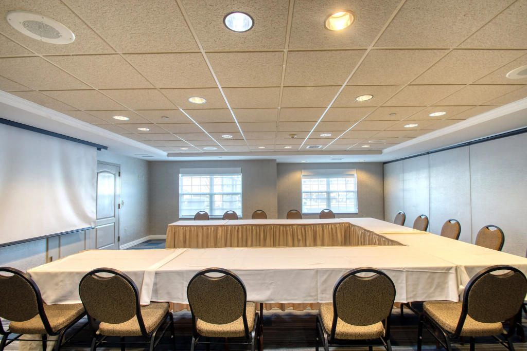 Holiday Inn Express Hotel & Suites Milwaukee Airport by IHG - Général