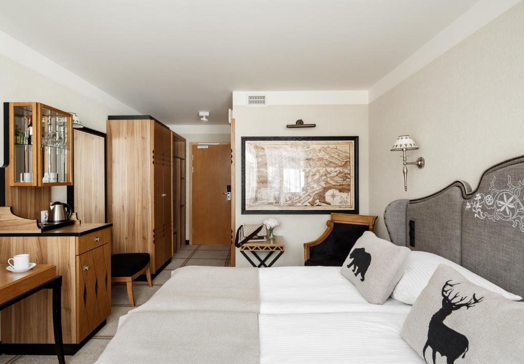 Deluxe Double room (full double bed) (bed type is subject to availability)
