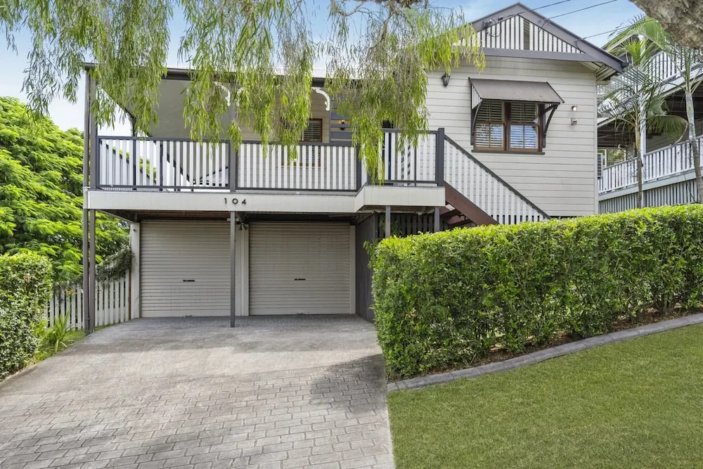 Relaxing Stay Near Brisbane's Cultural Heart