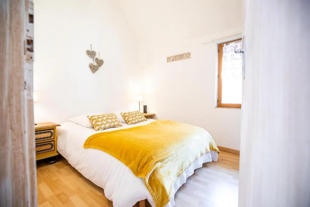 2 Bedrooms Cottage