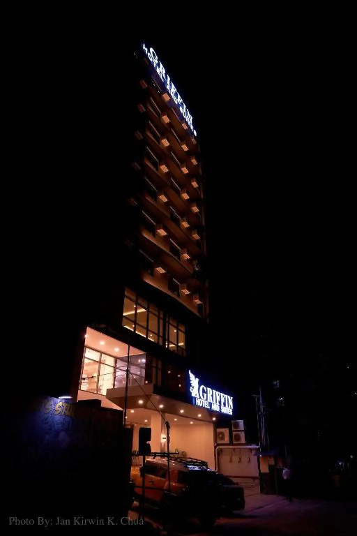 Griffin Hotel and Suites