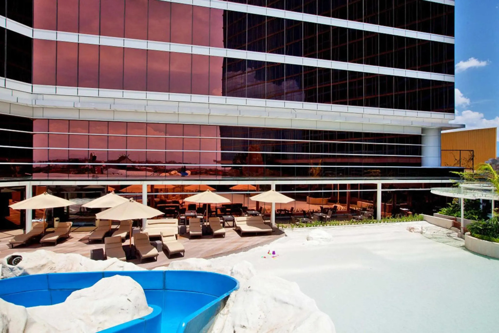 The Trans Luxury Hotel - фото 32