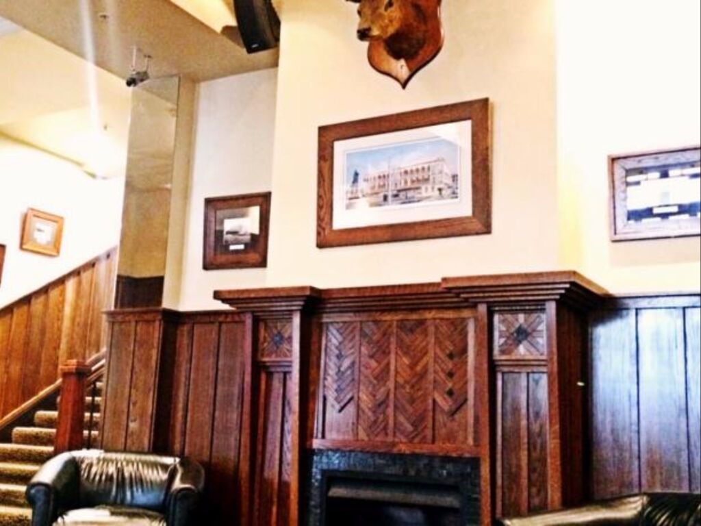 The Cambridge Hotel by null