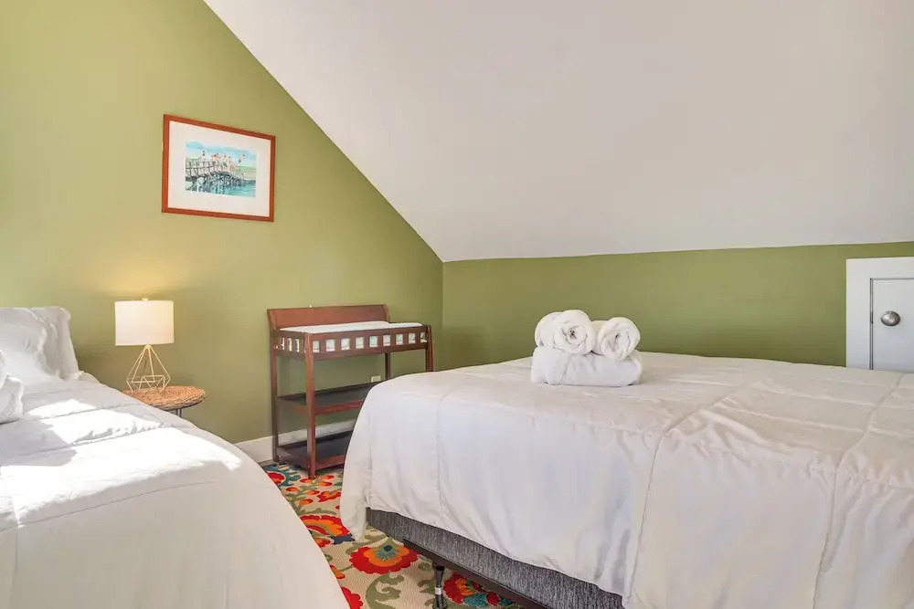 1 Mi to Ferry & Beach: Waterfront Hyannis Home! — фото 2