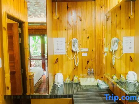Бунгало с балконом и с видом на сад в Ricci House Resort