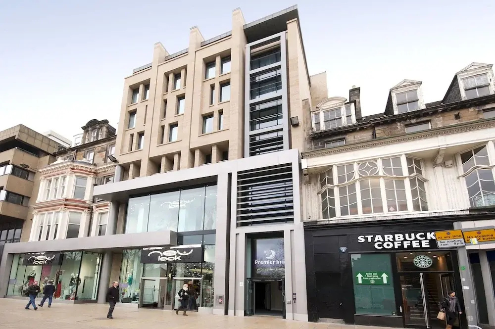 Premier Inn Edinburgh - Princes Street