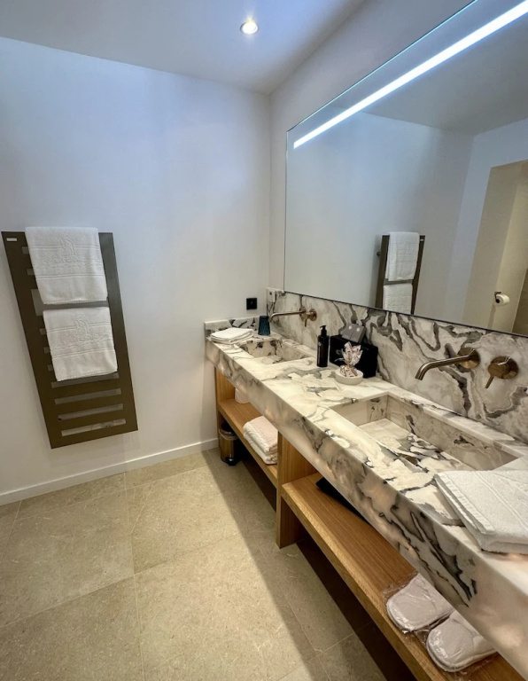 Superior Double room (full double bed)