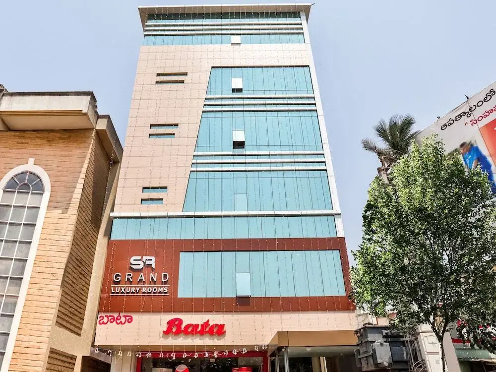 Sr Grand by OYO Rooms