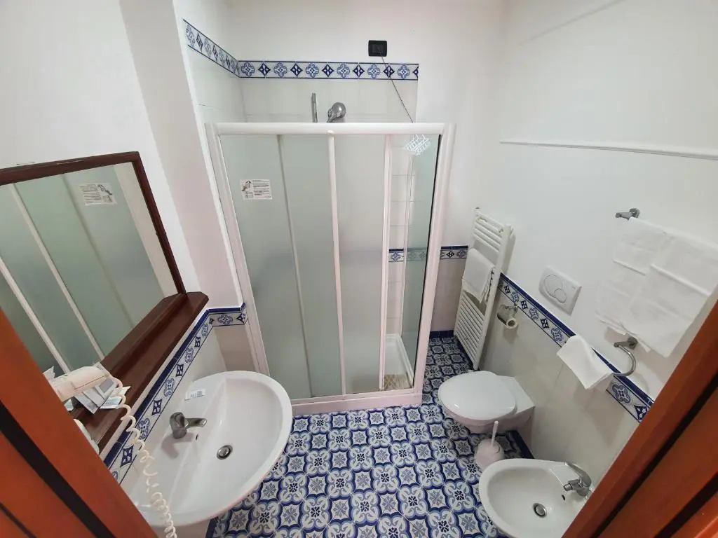 Standard Double room with garden view (full double bed)
