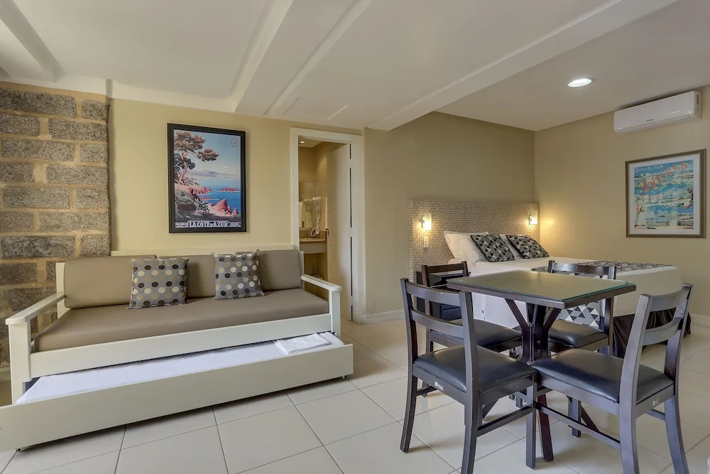 Standard Family room with garden view