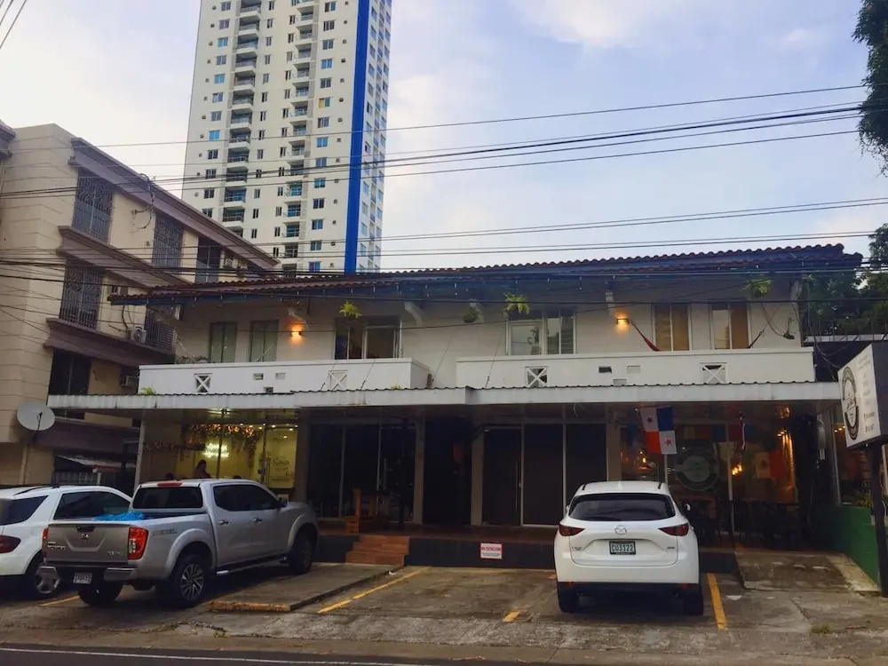 Edens Garden Hostal