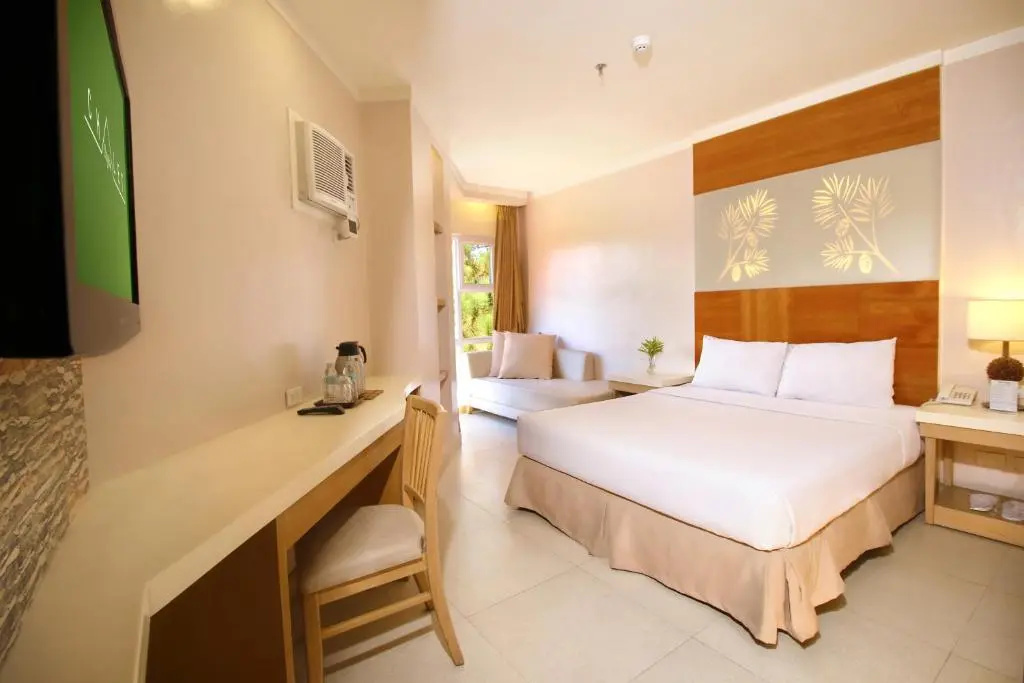 Deluxe Double room (full double bed)