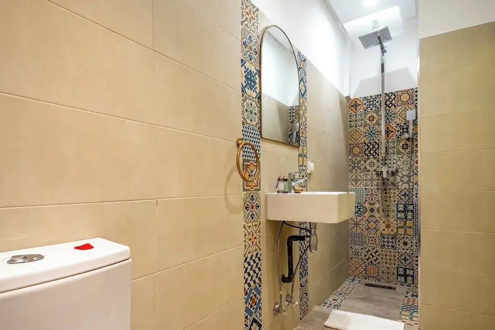 Superior Double room with courtyard view (full double bed)