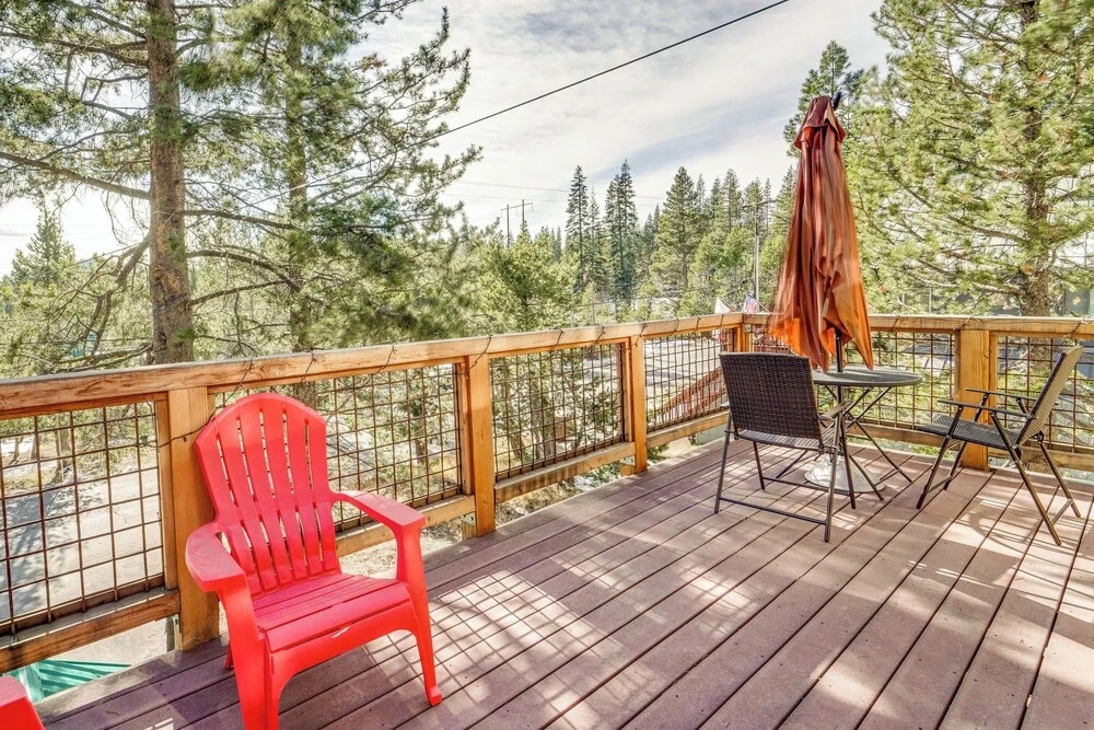 Serene Lakes Cabin w/ Deck: Dog Friendly!
