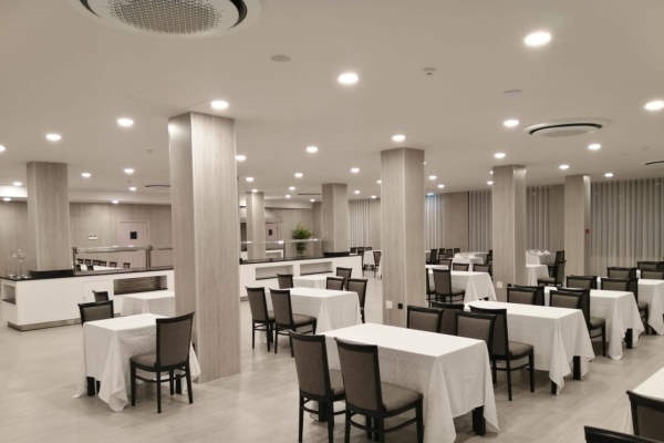 Food & Beverage
