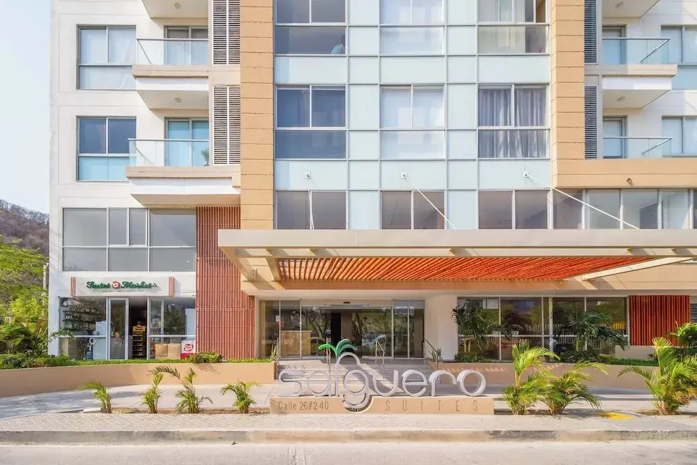 Salguero Suites By HostPro