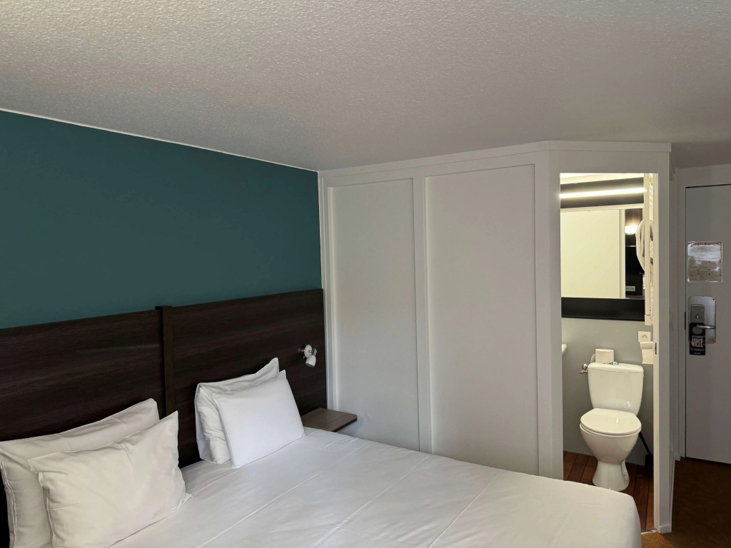 Standard Double room (full double bed)