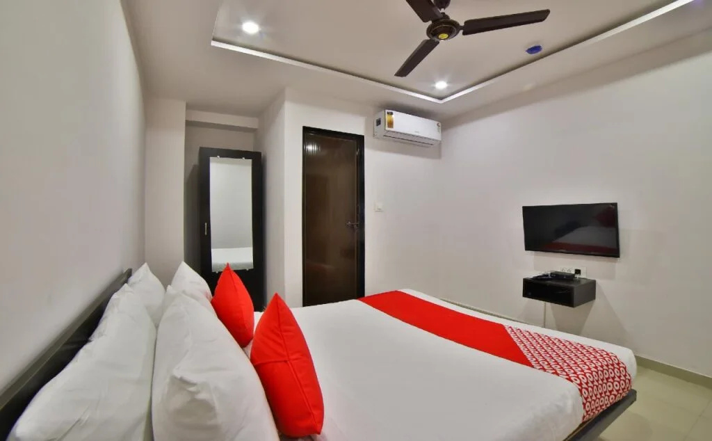 Hotel Blue Trio By OYO Rooms