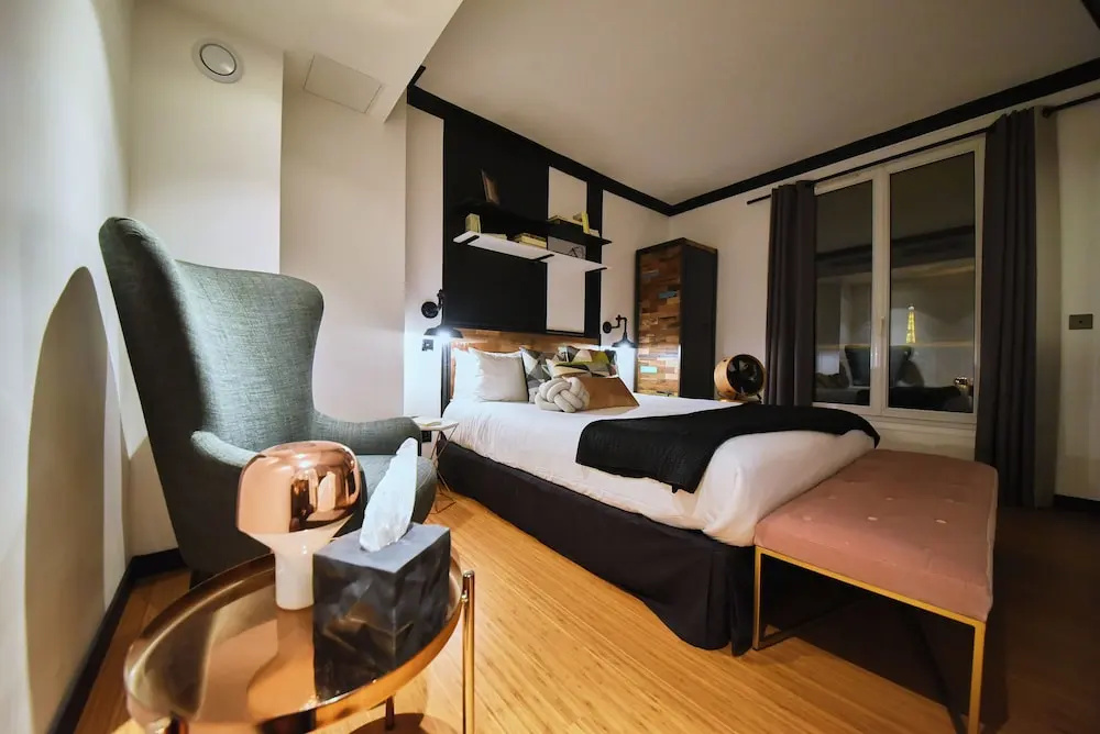 Madrigal hotel 177