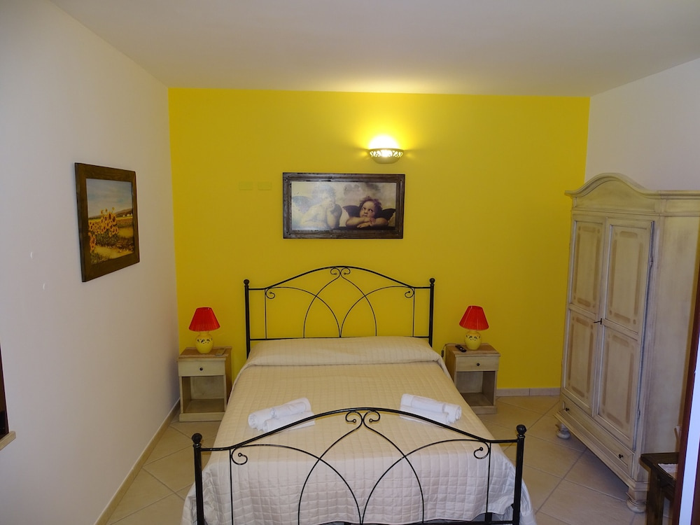 Deluxe room with balcony and with lake view