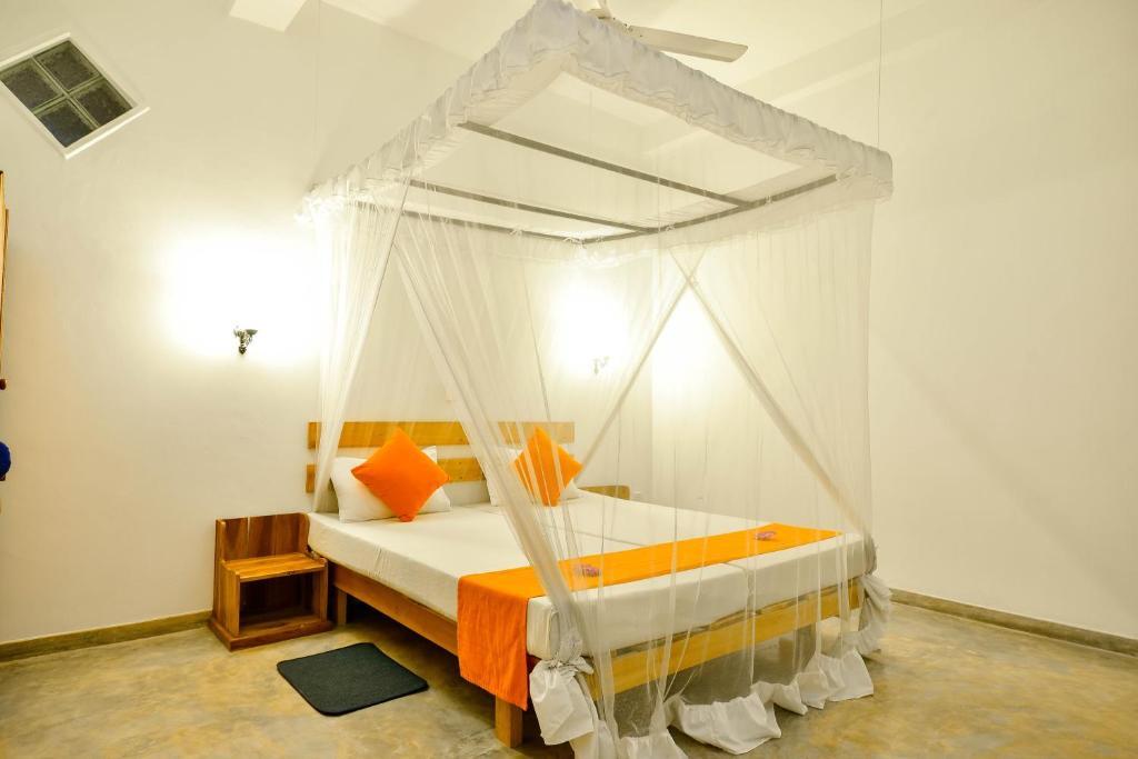 International Beach Hotel & Restaurant