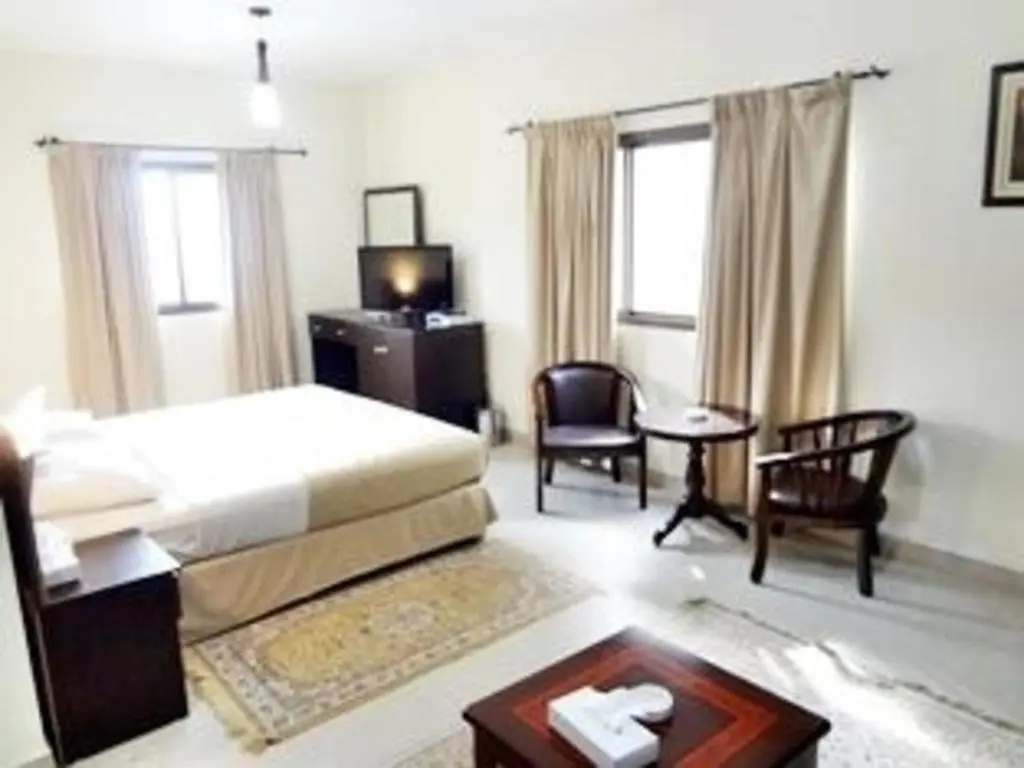 Deluxe Double room (full double bed)