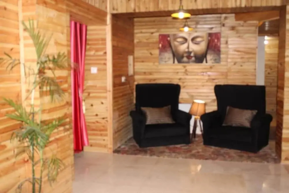 Krystal Hotel - Général