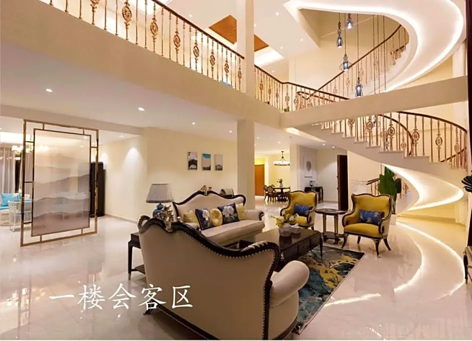 2 Bedrooms Villa