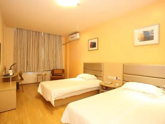 Home Inn (Changsha Jianxiang Road Furong Square Metro Station)