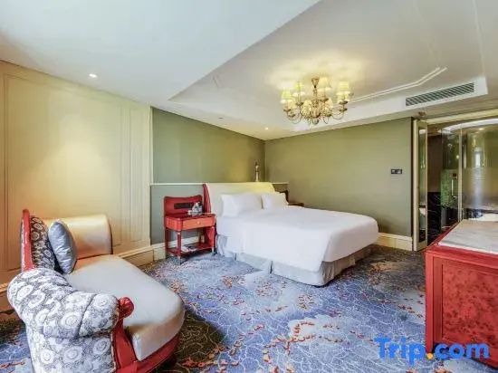 Suite with garden view