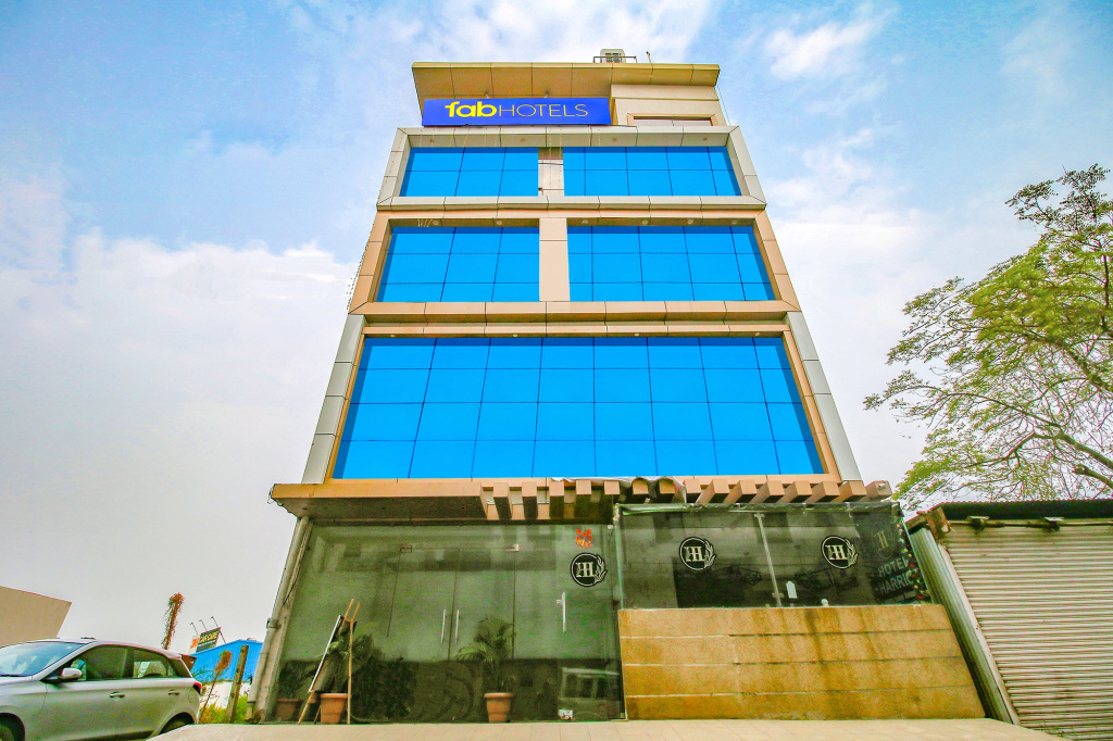 Capital O 66719 Hotel Harriot