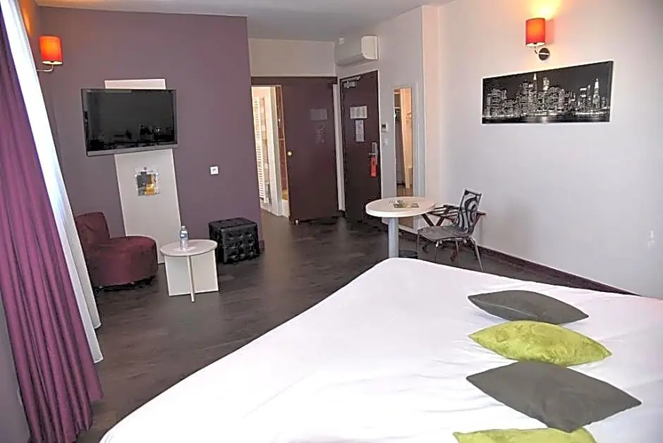 Prestige Double room (full double bed)