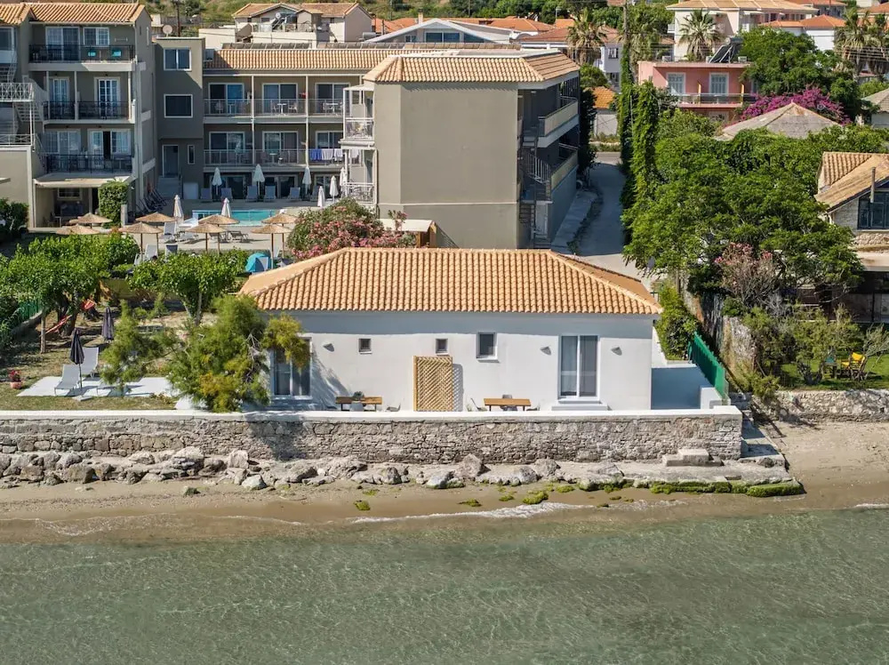 Aliki s Summerhouse 1