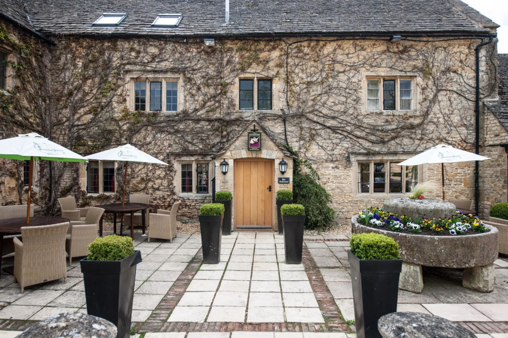 The Slaughters Country Inn - 2