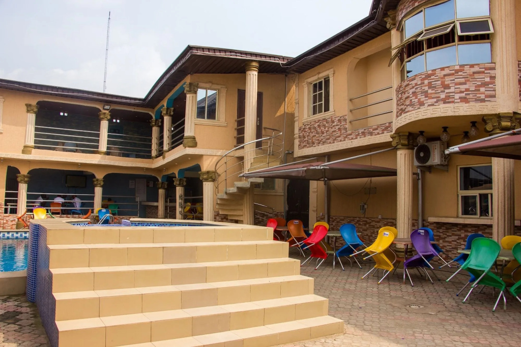 Masbat De Kings Hotel
