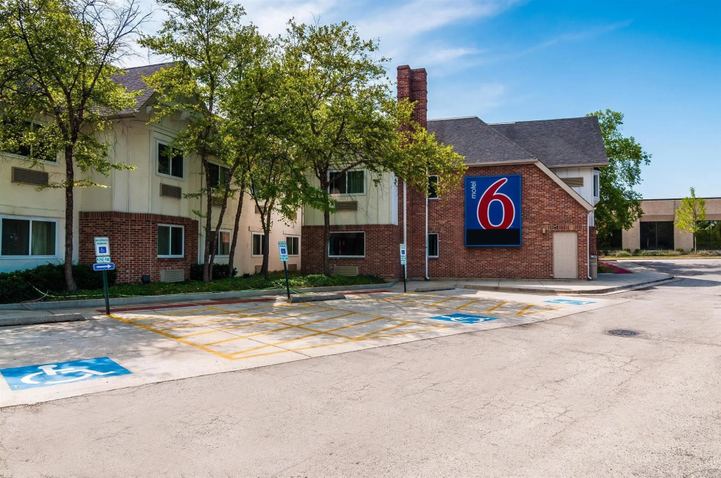 Motel 6 Arlington Heights, IL - Chicago North Central