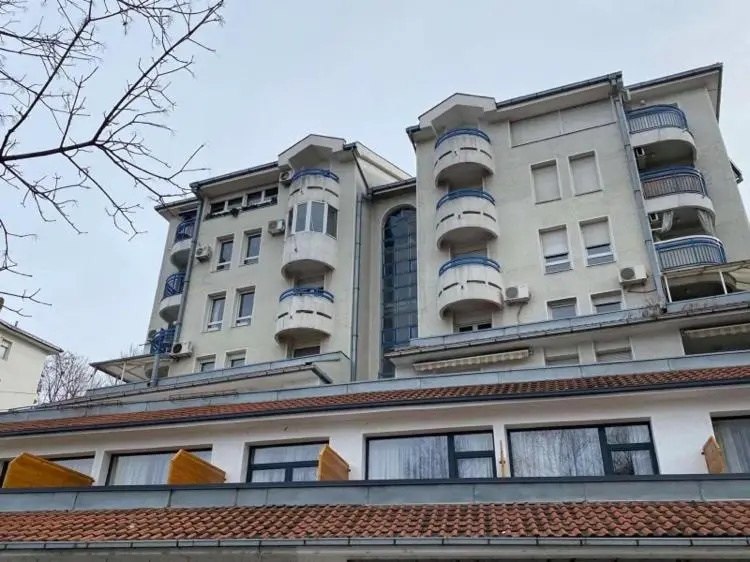 Hotel photo 1