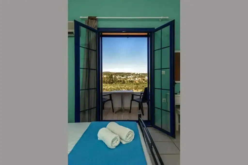 Double Studio (full double bed)