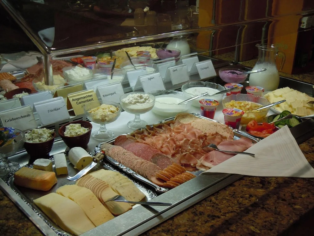 Food & Beverage