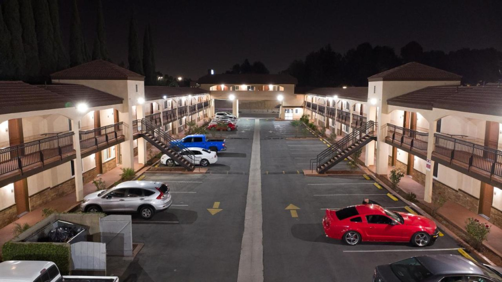 Travelodge Inn & Suites By Wyndham West Covina