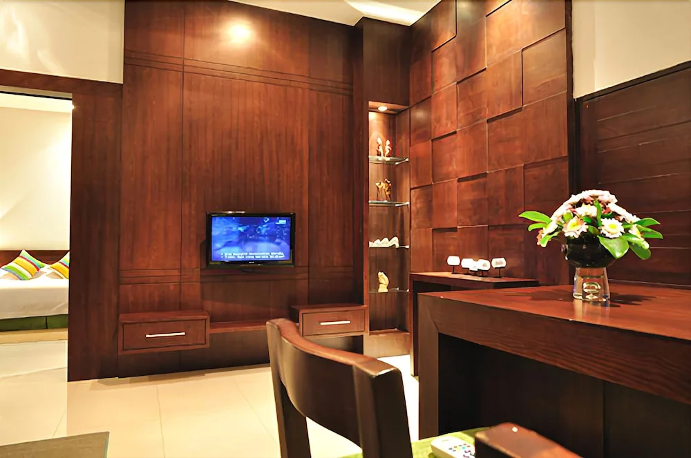 Lobby & Reception