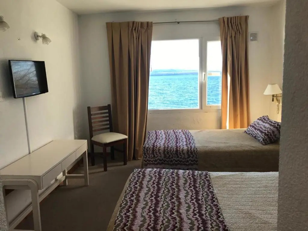Standard Double room with lake view (twin beds)