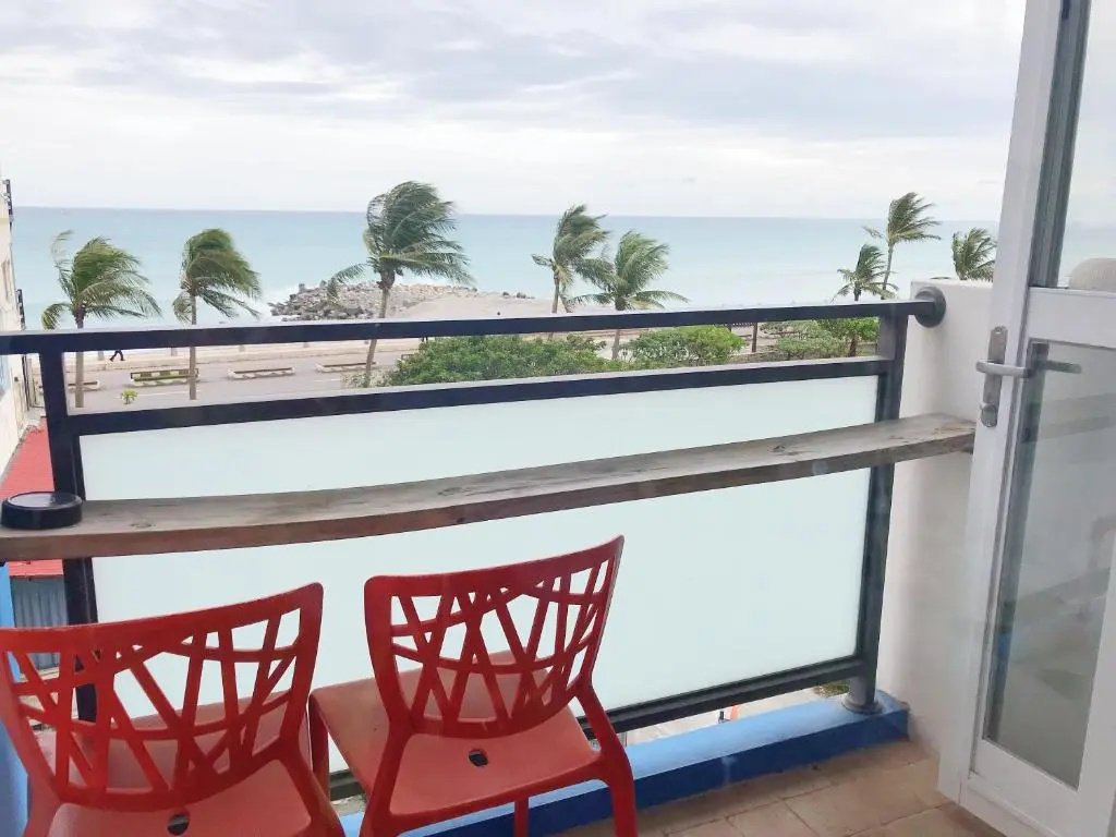 Standard Triple room with sea view