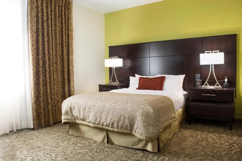 Staybridge Suites Chihuahua - Chambres