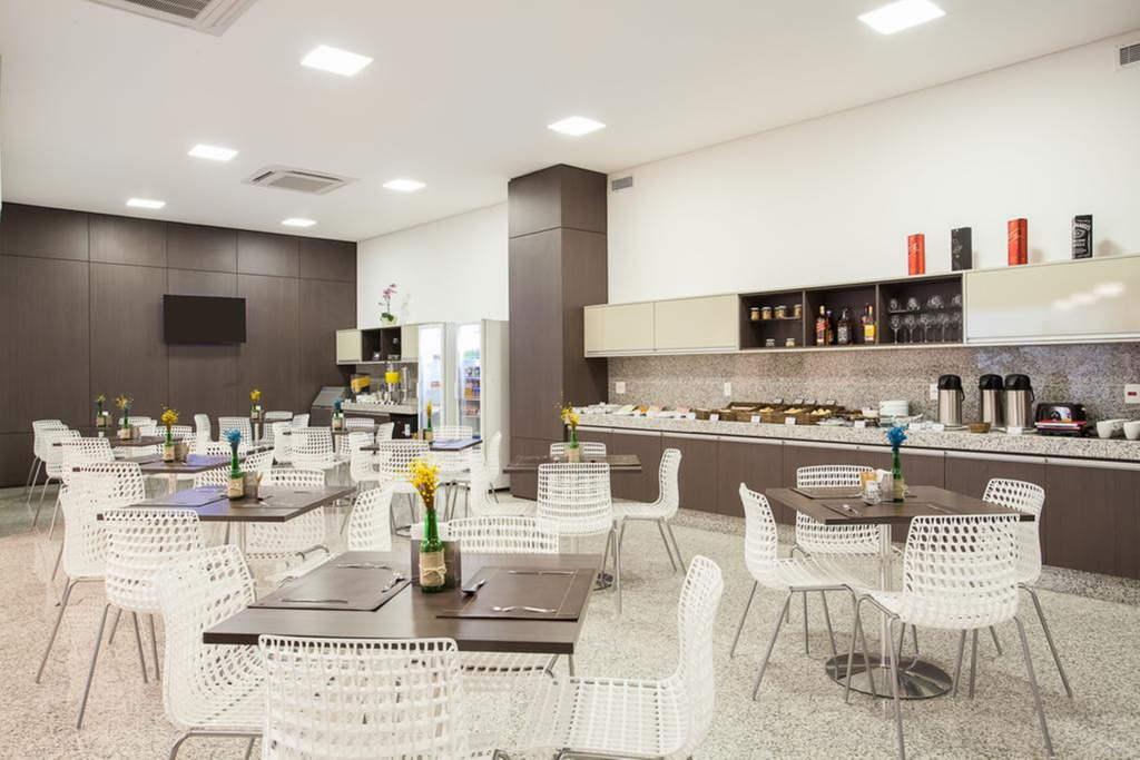 Food & Beverage