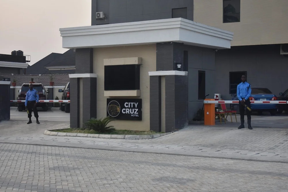 City Cruz Hotel